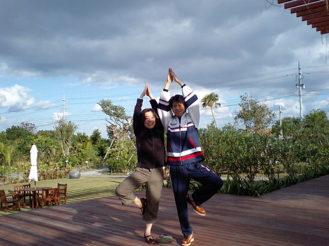 ホテル主催の朝ヨガに参加しました。<br />気持ちいいなぁ。