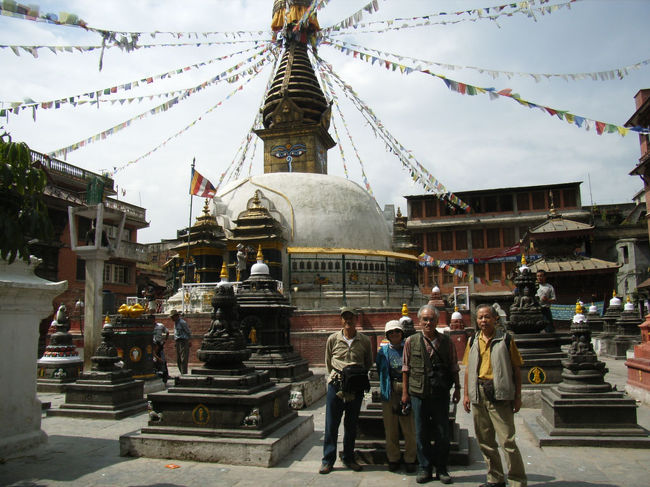 寺院を見ても我々の見慣れた建物とはだいび趣が違う。