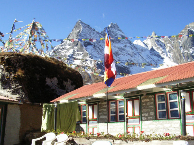 途中のロッジです。