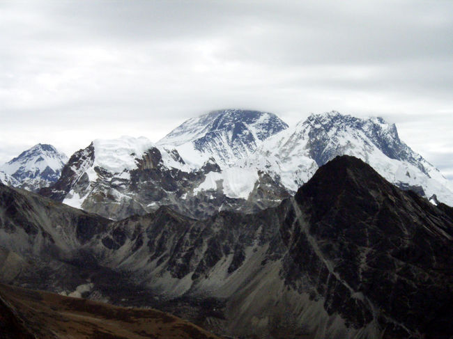 ピークで1時間待ったが、エベレストの先端は見えなかった。