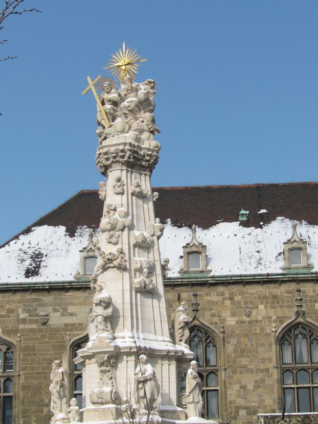 三位一体広場に向かいます…