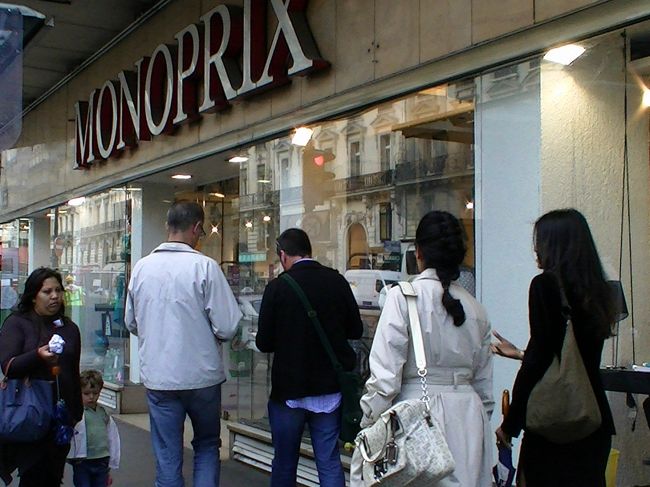 モノプリでお土産などをたくさん購入。モノプリとっても便利です。