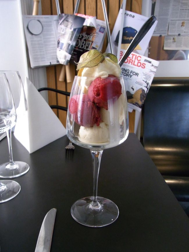 展示物よりもどちらかと言うとこちらがメイン<br /><br />館内のカフェでノーベル賞授賞式の晩餐会と同じアイスクリームが食べられるのです！<br /><br />これがかなり美味しくて濃厚なラズベリーのさわやかな酸味とバニラの甘さがたまりません！！<br /><br />是非是非また食べたいです！！