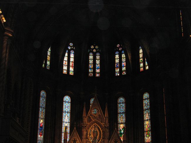 まだ内部。<br />ステンドグラス綺麗でした。<br /><br />今度は工事が終わったときに来たいです。