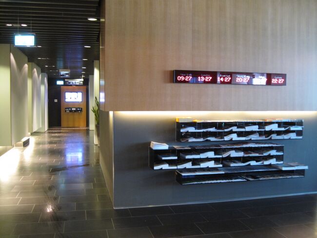 朝日や日経新聞があります。