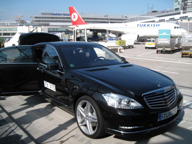 こちらの車で送ってもらいました。