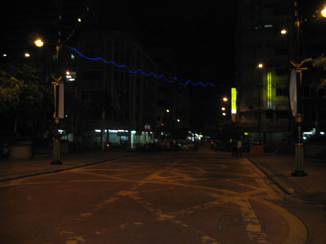 ジョーホールバルの町並み。というか真っ暗です。