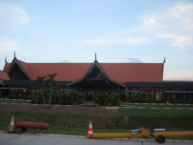 シェムリの空港、立派です！