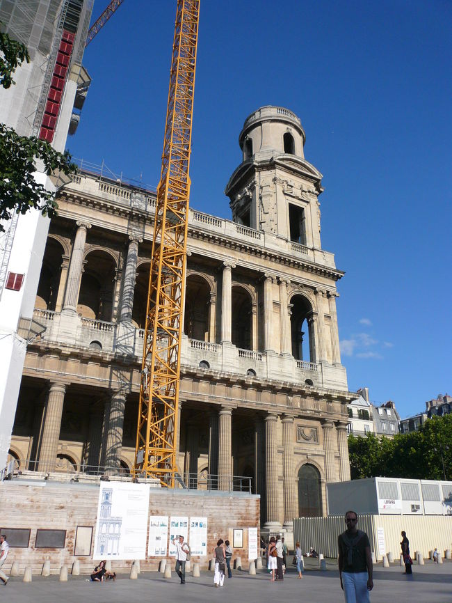 サン・シュルピス教会：「ダ・ヴィンチ・コード」のローズラインで有名になった教会です。工事中でしたがディナー前にミーハーとしては外せず訪問しました。