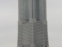 横浜ランドマークタワー。
