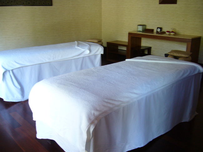 帰る日に時間があったので、ホテル内のジワスパ（Jiwa　Spa）に予約を入れて、マッサージをしてもらいました。海の見える贅沢な個室でやってもらい、本当にぽわーっとなってしまう最高の癒しとなりました。途中ででてきたGinger Teaとクッキーもおいしかった。終了後はスパ内のサウナやプールで出発までのんびり。