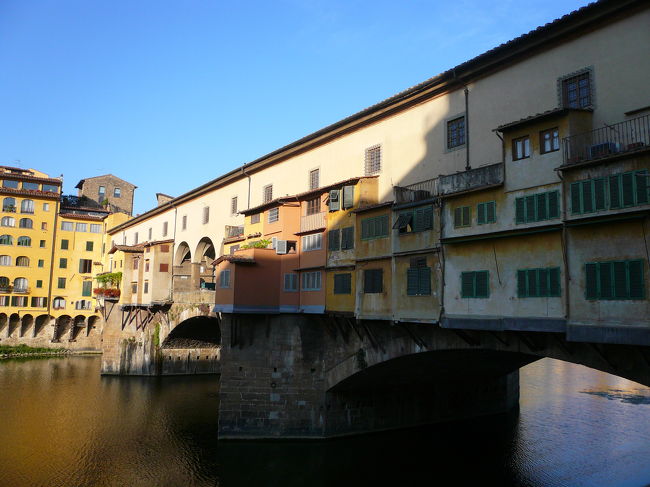 早朝のベッキオ橋。