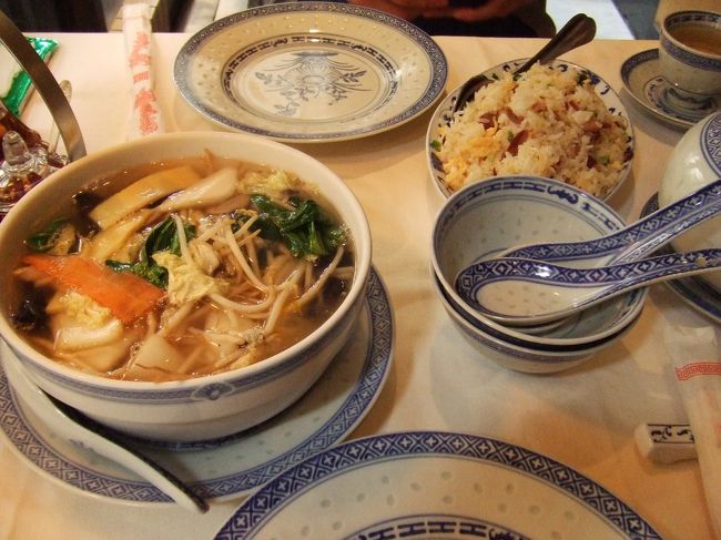 ルーブルは「絶対見るべきもの」数点でも、<br />午前中一杯かかりました。<br /><br />お昼休憩は中華で。<br />フランスのご飯も美味しいけど、<br />あ〜、落ち着きますね。