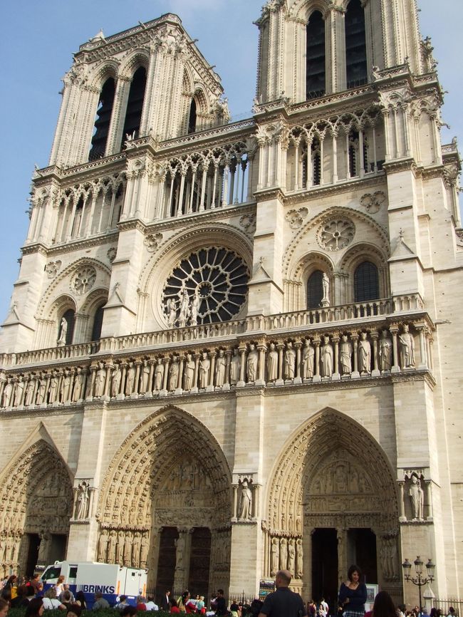ノートルダム寺院<br />おお、立派！