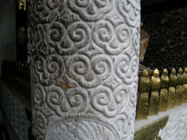 陽明門の柱にこんな模様があったとは・・・<br /><br />猿の模様のようです