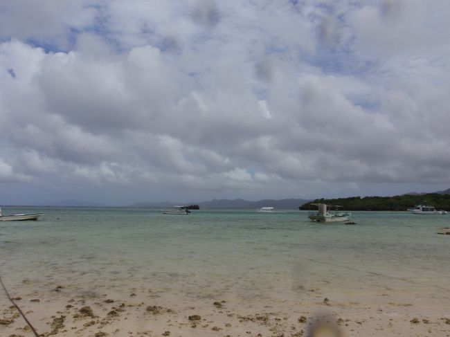 ２本終えたところで昼休憩<br /><br />多少晴れ間が見え隠れするようになってきました<br />しかしながら南太平洋のサモア地震に<br />スマトラ沖地震が相次ぎ津波警報なんか出てました<br /><br />そのせいか海には海上自衛隊のヘリもいましたね<br /><br />津波が来る時間帯はショップでちょうどお昼でしたが<br />特に津波が来ることもなくよかったです