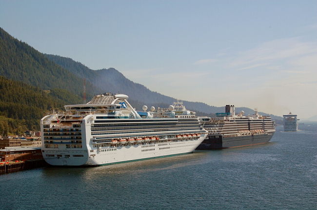 ケチカンでは多くの水上飛行機が飛び交っていた。