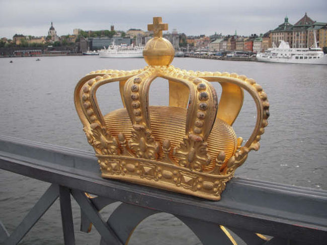 シェップスホルメン島に渡る橋にクラウンが☆