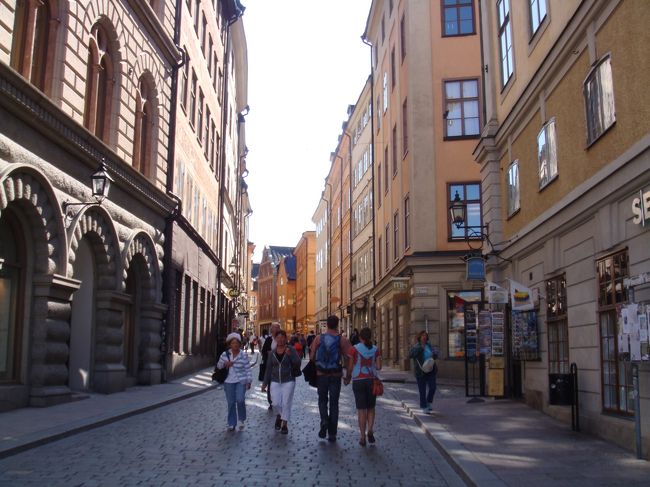 いったん、大通りに出てお土産物やなど見て回ります。