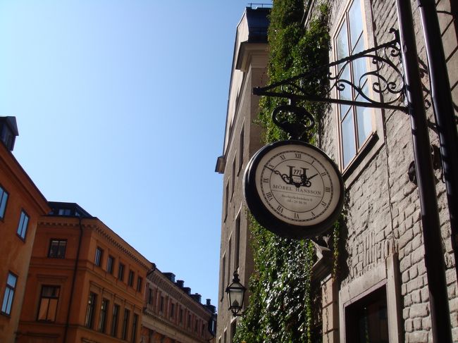 困る！<br /><br />素敵な看板多すぎて。<br /><br />スーツケースが見つかるまで充電できない<br />貴重なバッテリー使って撮影しなくては。<br /><br />