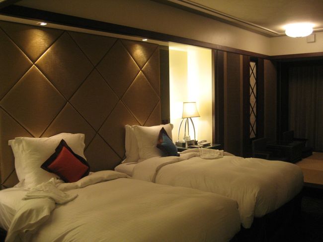 まずは、ベッド〜