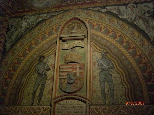 内部はこんな感じでアジアっぽい。。。<br /><br />そう、ここはイスラムの影響を受けた教会なんです。<br /><br />