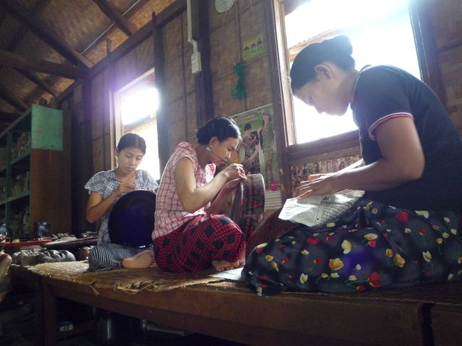 漆器つくり<br />彩色