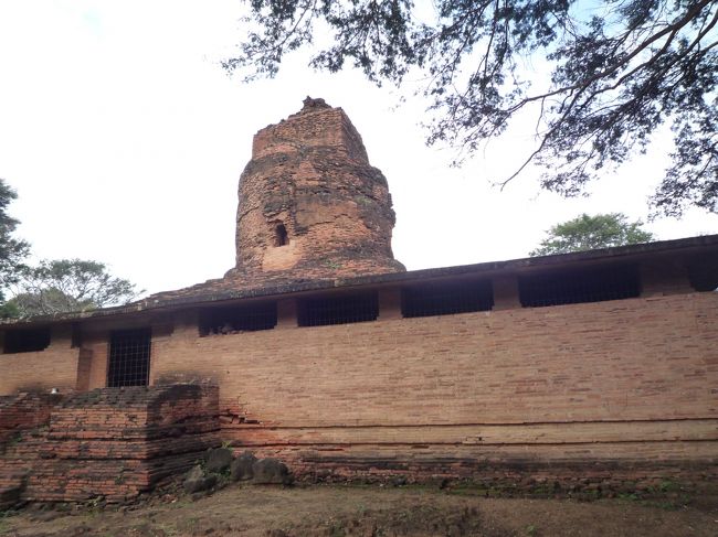 ベッレイバヤー<br />１１世紀建立の仏塔。<br />網の目のようにレンガが積み上げられている。<br />（バガン）