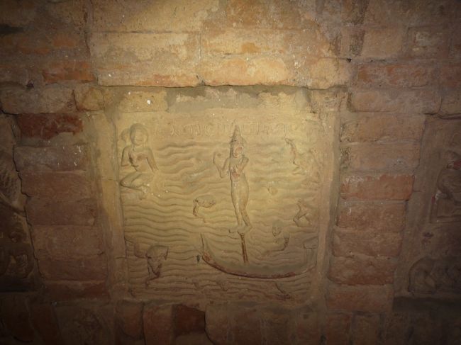 ベッレイバヤー<br />内部<br />ジャータカ物語のレリーフ<br />（バガン）<br />