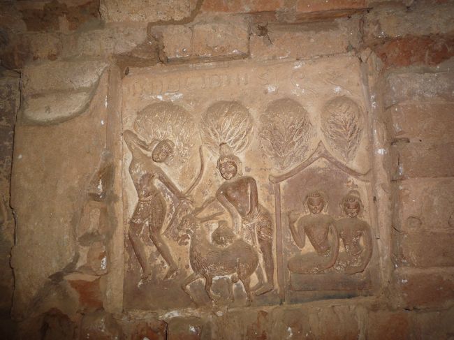 ベッレイバヤー<br />内部<br />ジャータカ物語のレリーフ<br />（バガン）<br />