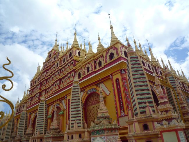 タウンボッデー寺院。<br />１９３９年建立。