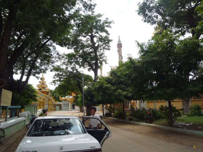 タンボーディー寺院。<br />１９３９年に建立。<br />この車でマンダレー周辺の見学を行います。