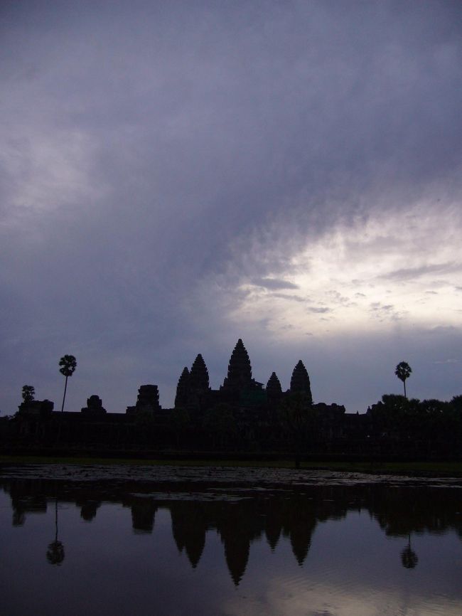 少しずつ空が明るくなってきました…<br />