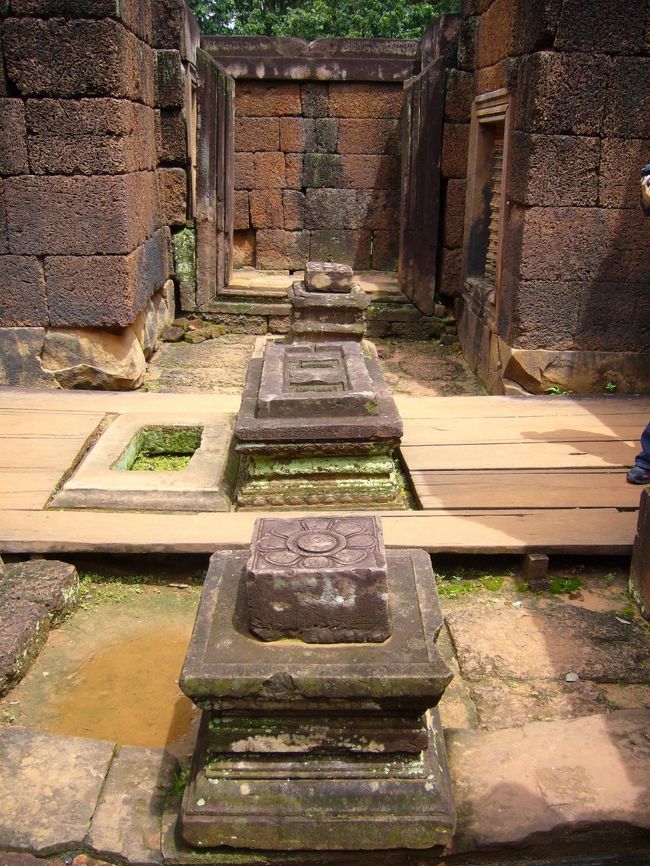 ヨニ。これも保存状態◎。<br />なんだか心惹かれ、写真をパチリ、とやっていると、やってきたのはでっかい一眼レフを抱えた韓国人観光客…　被写体をぶんどられ、すごすごと退散する私。