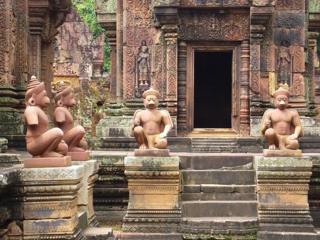 守り神アップで。<br />なんだか、どっかで見たことあるような。<br />ヒーローものの実写版(○○レンジャー)の悪役？<br />…っと、不謹慎発言。