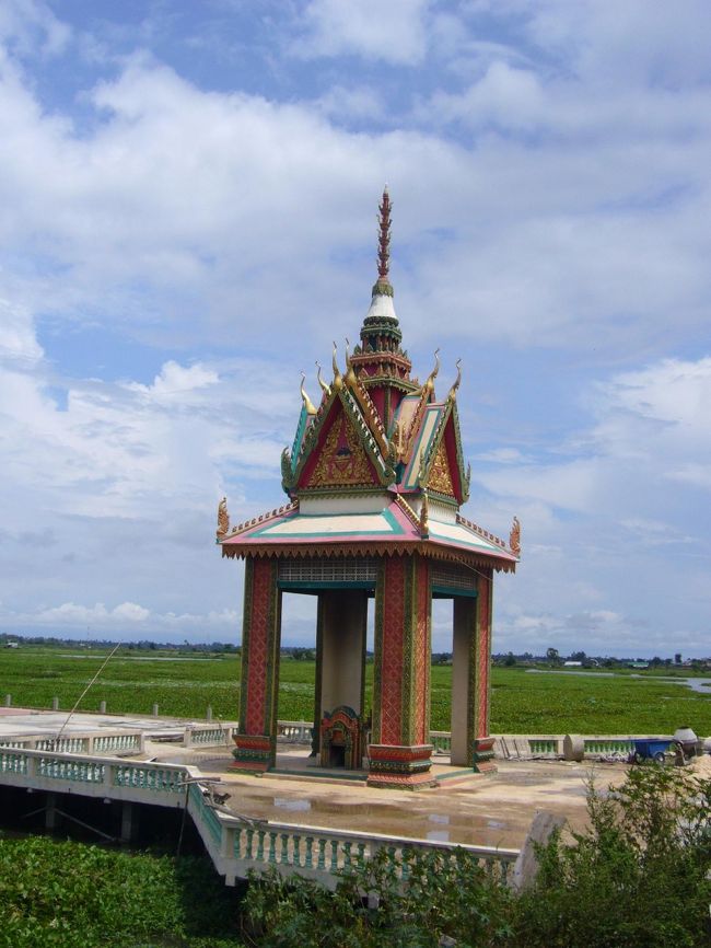 ここで火葬するんだそう。<br />青い空と緑に見守られながら、天国にいけそうです。