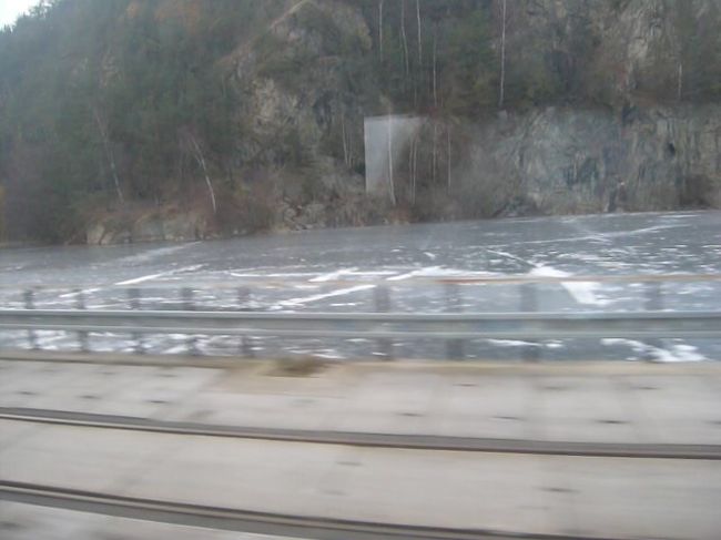 結構雪が積もってます。