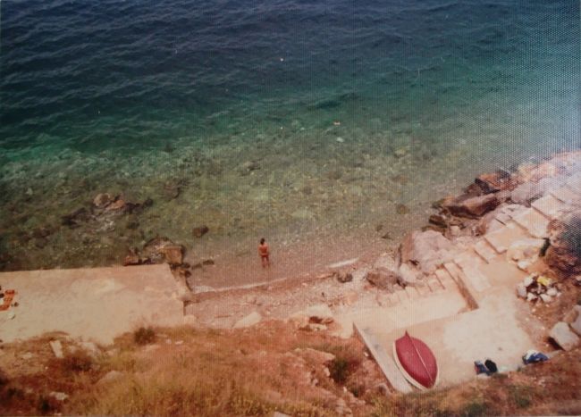 イドラ島のビーチ。<br />エメラルドグリーンが鮮やかだった。