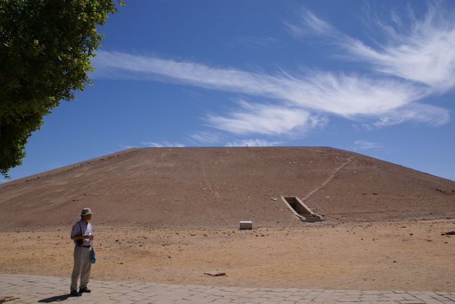 移築のため、コンクリートドームの山が<br />つくられた