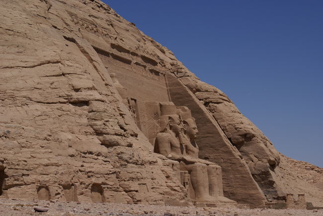 き、きたぁー！！<br />山を回りこみ、この側面から<br />横顔を拝顔<br /><br />か、感動〜〜〜<br />