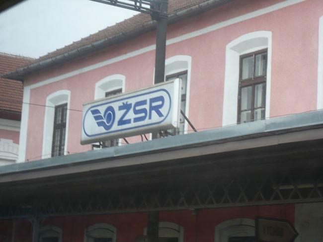 電車はどんどん進んでいきます。