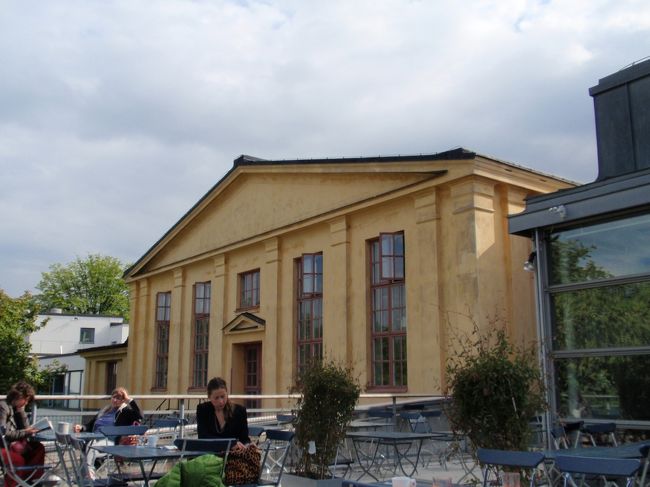 ミュージアムカフェ　テラス席でお茶。