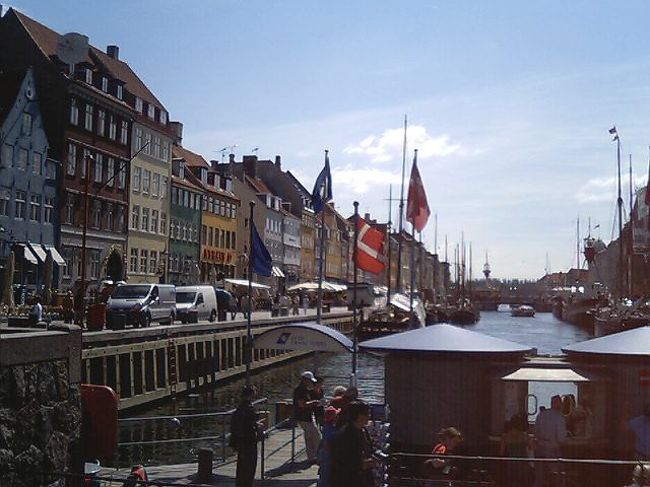 ベルギーについてから。<br /><br />人魚像のところでは、ほか団体ツアーともブッキングして、ブログ向きの写真は撮れてませんでして。<br /><br />この場所は、絵葉書に向いてそうな風景なんだとか？