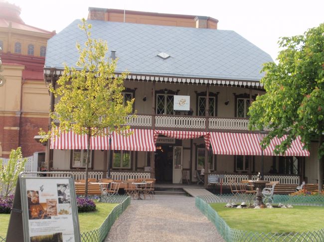 Cafeか何か。<br />でも見るだけ･･･