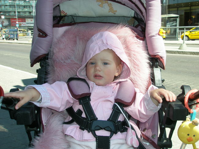 エストニアの赤ちゃん。<br /><br />ブロンドにブルーアイズがとってもかわいい！