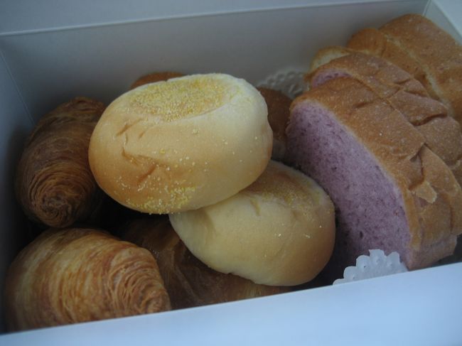 7時からオープンのレストラン。<br />ちょうど出発時間となり食べられないので、事前にパンだけでもいいので･･･と、お願いし用意していただきました。　クロワッサン美味しかったです☆☆☆<br /><br />私、朝食抜きで海になんて入れません。。。<br />空腹だと具合悪くなるので（笑）<br /><br /><br />もし、ツアー中止の場合は7時にはTELしますとのこと・・・　お電話は、ありませんでした♪<br />やった〜！今日はツアー催行！！