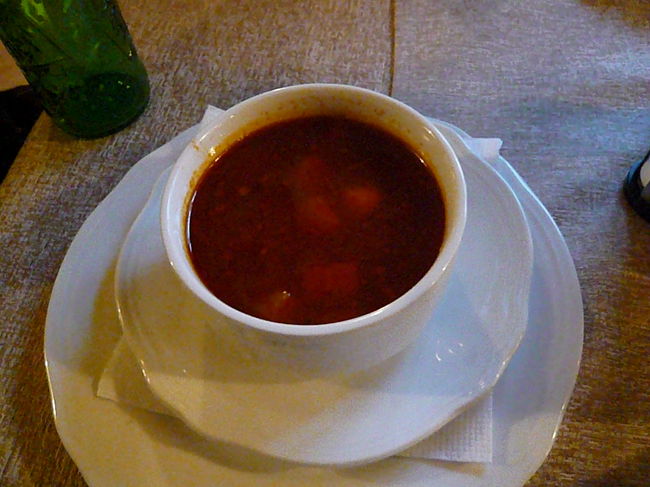 ここのグヤーシュはビーフシチュー系。<br />濃厚でおいし〜い!!!