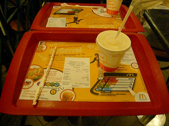 お腹がいっぱいなのでオレンジジュースだけ。<br />ごめんなさい！