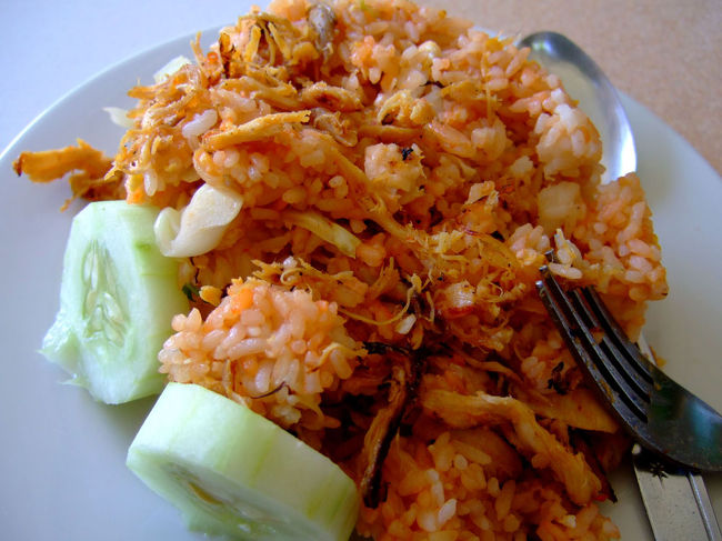 【ナシゴレン】15.000Rp<br />どちらも美味しかったけれど、私はこちらの方が好きかも♪<br />合計：55.000Rp。