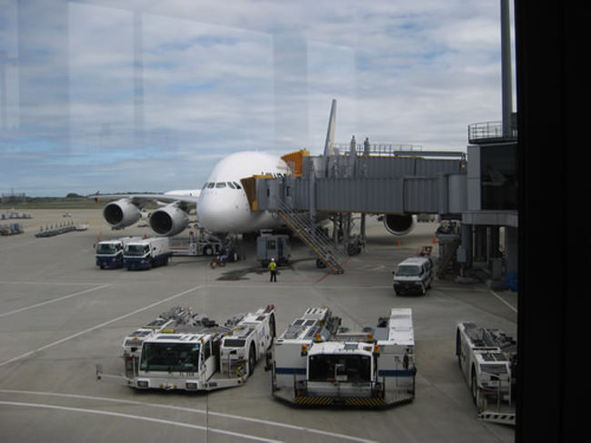 A380-800。<br /><br />デカイですね。